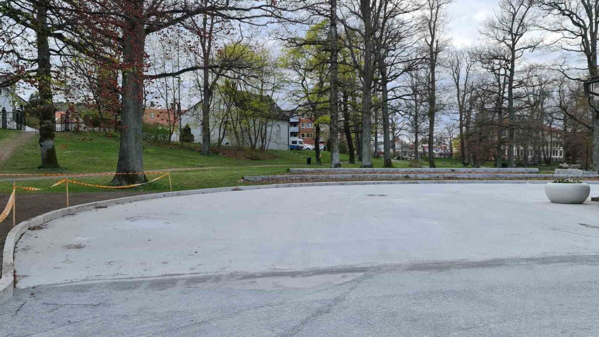 Lystlunden Park – Urban Utebane (2022) — Lystlunden Park 2022 – Kunstisbane i Horten